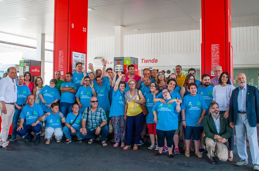 Exposición de PLACEAT en la Gasolinera Solidaria "GASOLIDARIA" de ESOER CEPSA
