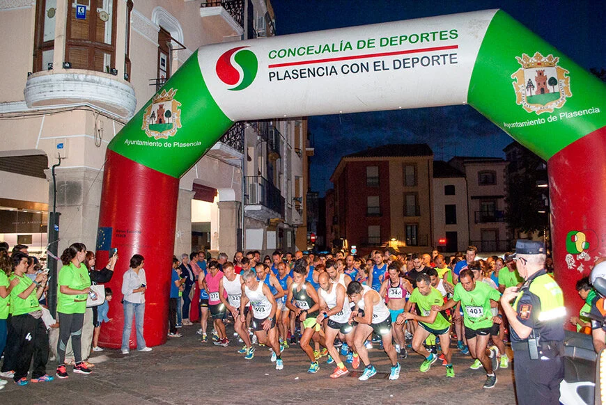 I Carrera Nocturna Intramuros Ciudad de Plasencia a favor de PLACEAT