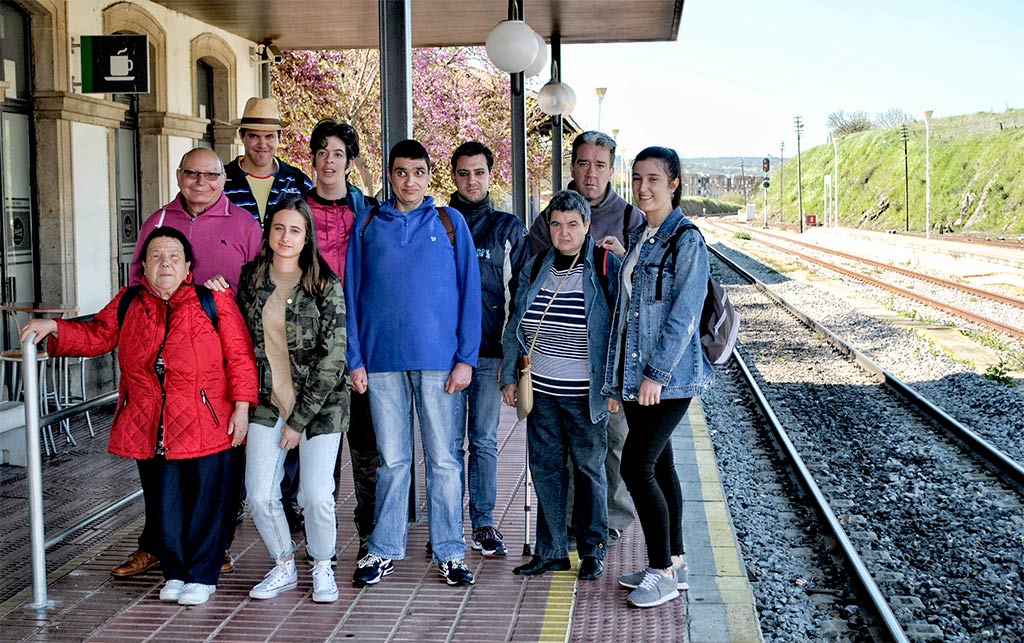 Imagen de Grupo de los "Periodistas" de PLACEAT en su viaje en tren a Cáceres