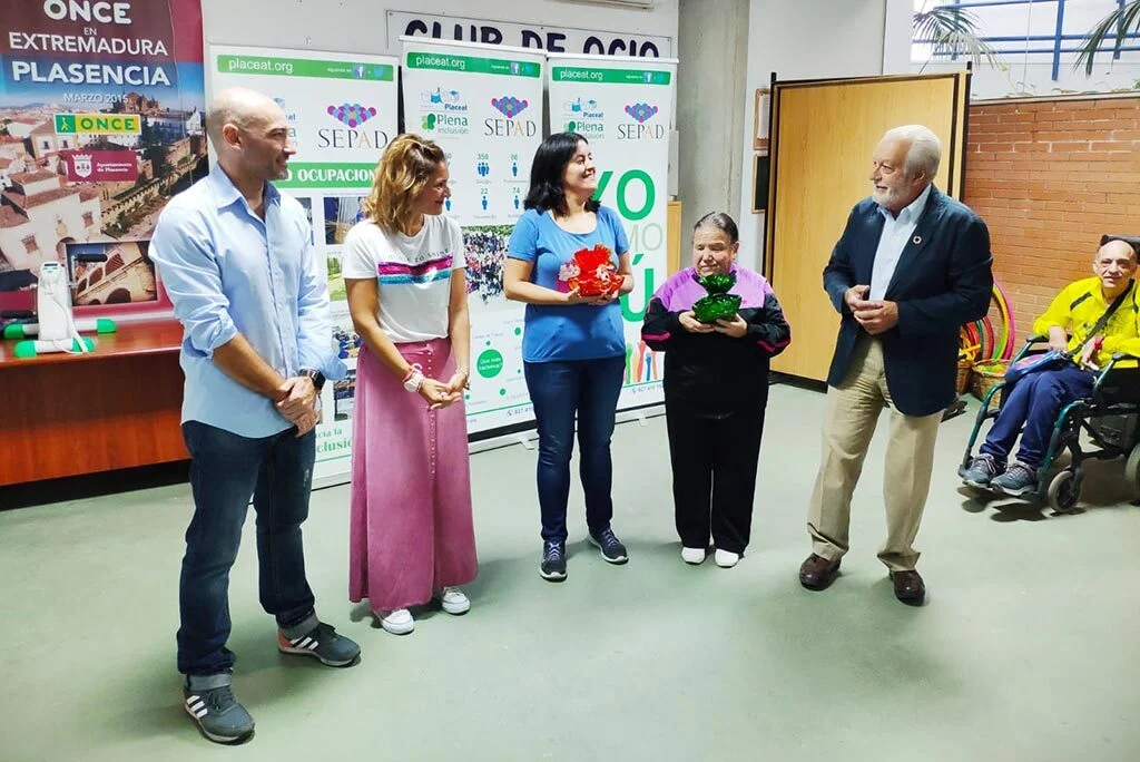 Donativo Kirby Navarro y En Kanto Teatro