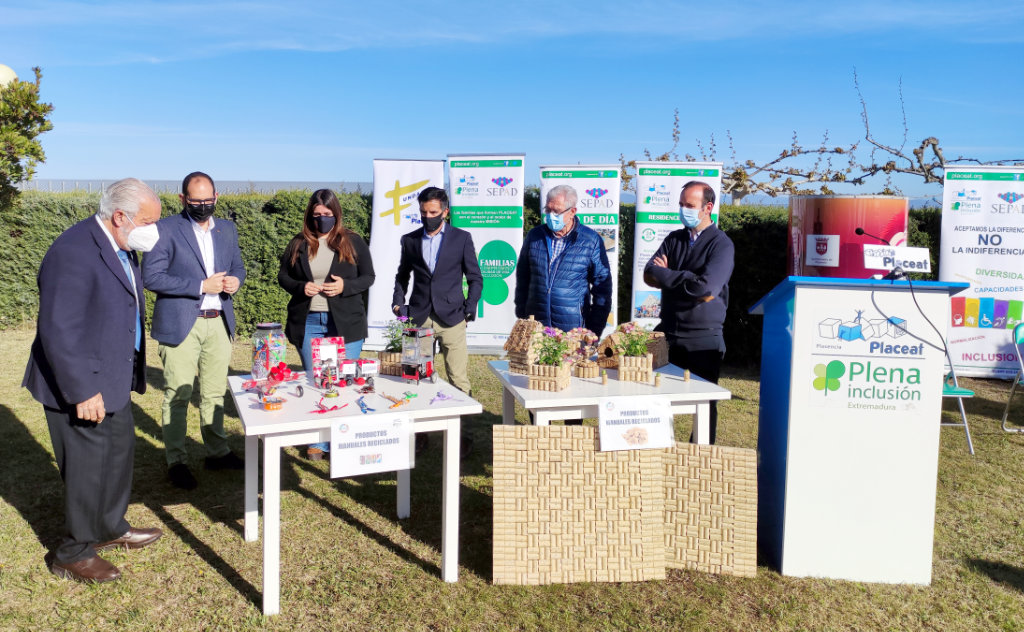 Rueda de Prensa "Presentación del Proyecto de Reciclaje" de PLACEAT en San Gil