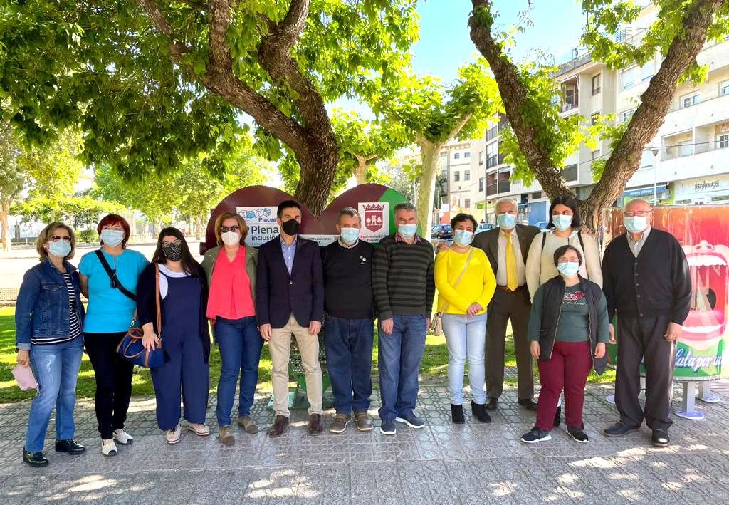 Acompañando al Ayuntamiento de Plasencia en el Día Mundial del Reciclaje
