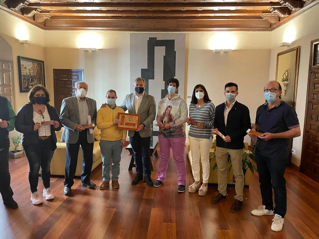 Entrega del Marcapáginas "Catedrales de Plasencia", realizado en PLACEAT